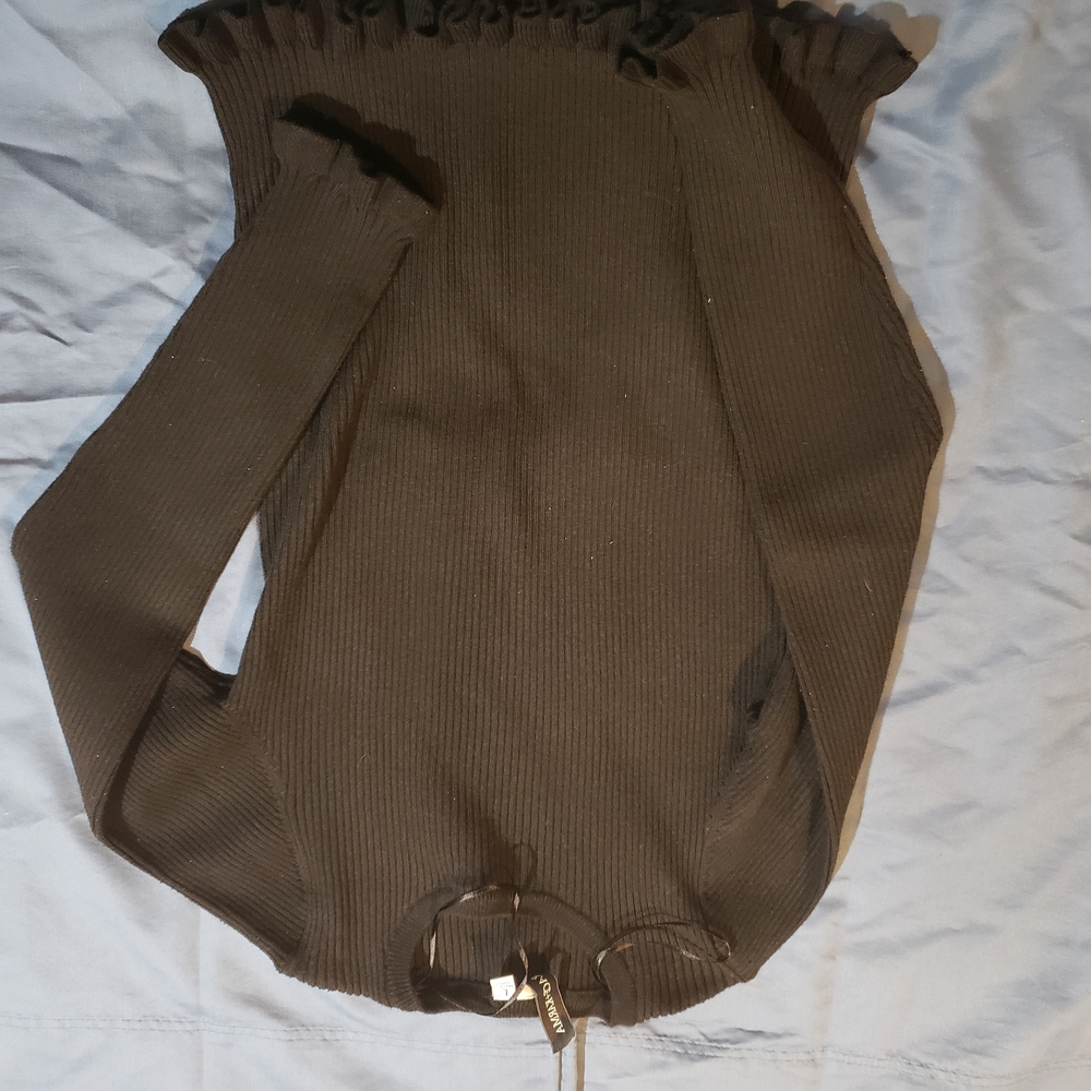Ribbed Scoop-Neck Sweater in Chocolate Brown